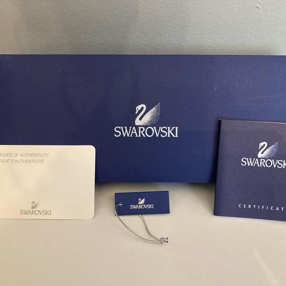 BNIB SWAROVSKI Panache Bracelet in Purple/Blue - Picture 4 of 4